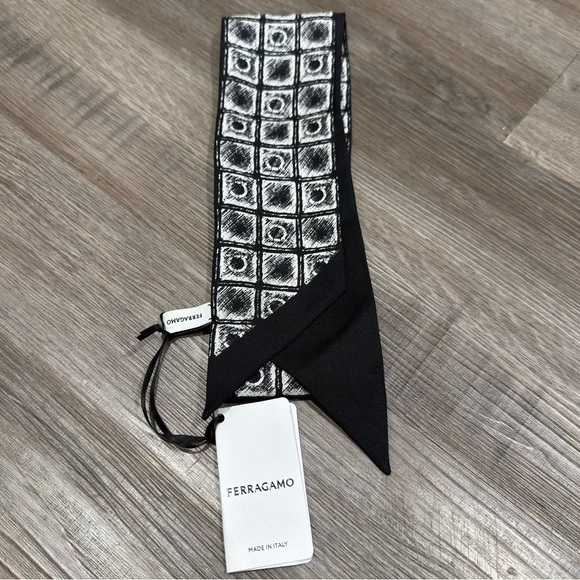 Salvatore Ferragamo Etched Logo Print Silk Bandeau Scarf Twilly in Black White - Picture 5 of 13